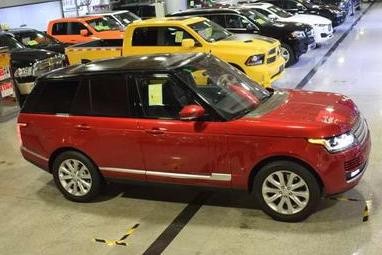 天津港稀有色豪车，红色路虎揽胜行政，难得一见