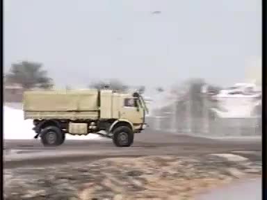 军用大卡车就是牛，什么路都能走！