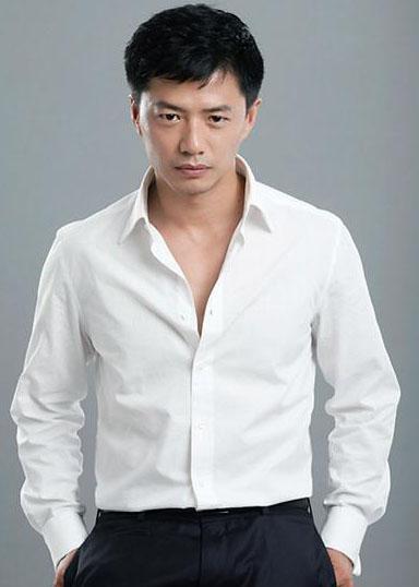 《战狼三》确认硬汉男神彭于晏和段奕宏加入,那谁来承担笑料呢?