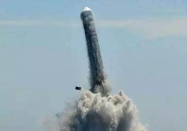 深海巨鲸，中国巨浪二型潜射导弹解析