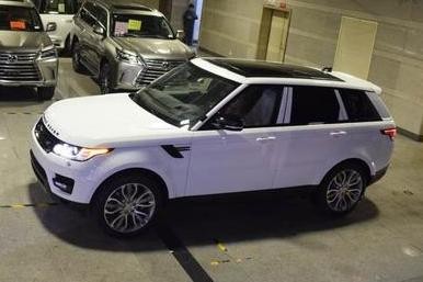 天津港新到豪车，白色路虎揽胜运动，白色/红色