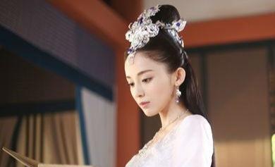 古装片《择天记》中鹿晗与圣女古丽扎娜的恋爱