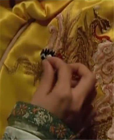 甄嬛传：册封大典甄嬛误穿礼服，槿汐却不说原来是这个原因！