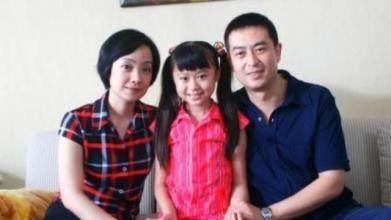张嘉译全家近照前妻退出演艺圈现任是视后如今也很幸福