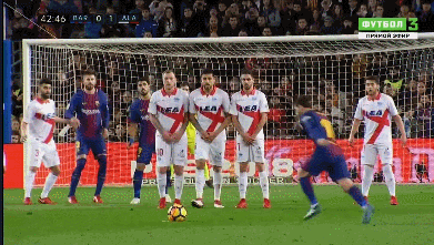 梅西进球助巴萨2-1逆转阿拉维斯,积分榜领先皇马19分