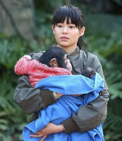 见过胡杏儿都说她本人惊为天人, 真人颜值只有