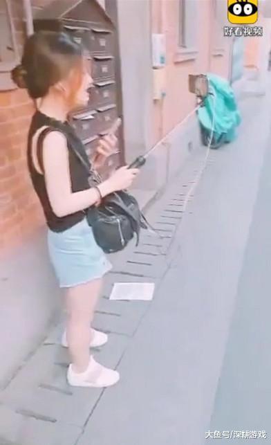 网友上街偶遇冯提莫, 直言冯提莫虚报身高, 根本