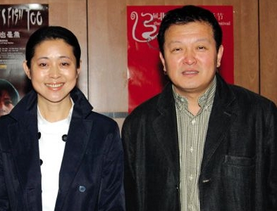 倪萍大姐终于走了.和丈夫移民美国,网友:完美导