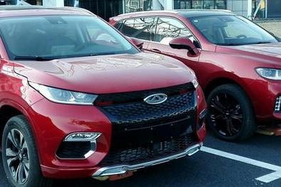 奇瑞高端越野EXEED TX与长城魏派VV5停在一起，气场不落下风