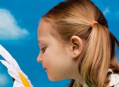 小孩胆小懦弱的性格多半是因父母造成的!