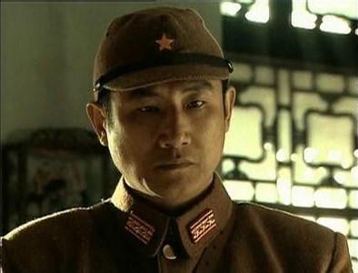 亮剑中学历最高的不是赵政委而是这个日本人李幼斌都服他