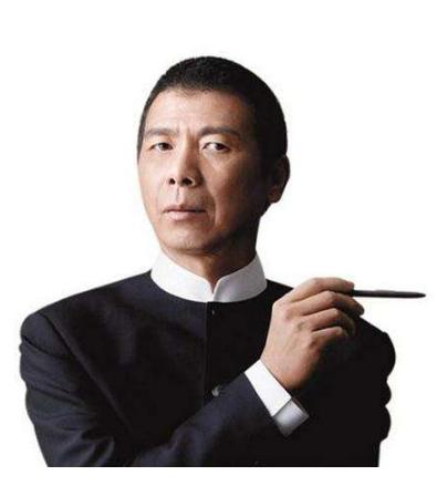 冯小刚前妻被抛弃后一直单身，两人女儿27岁，美出冯小刚十万里！