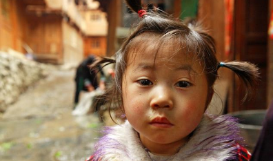 父母离世后,舅舅宁可离婚也要供我读大学,表妹