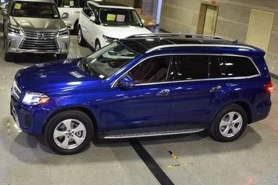 天津港展厅，稀有色奔驰 GLS450，符合男人的霸道气质