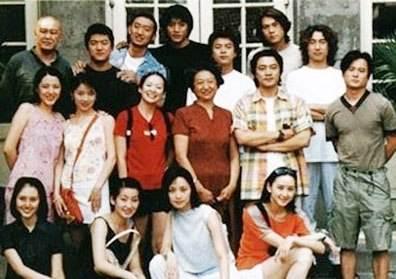 中戏99明星班聚会，于小伟、靳东、马丽、陈思成竟然是同班同学？