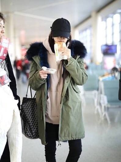 关晓彤为了鹿晗终于肯大凹造型了,网友:女神不