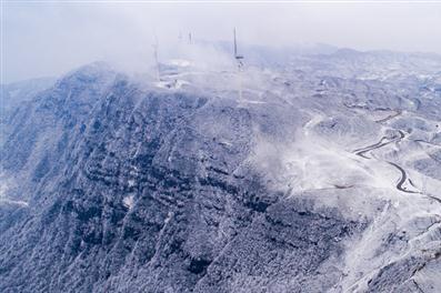 航拍:前所未见的盘州乌蒙大草原,冬日景象不可
