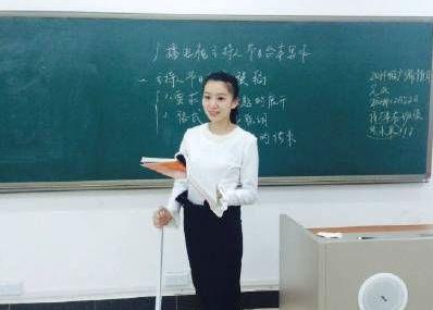 揭秘：大学教授的工资是多少？比大部分老师多！