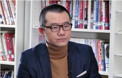 涂磊首次晒出老婆正脸照,回应离婚传闻,网友:看脸还真