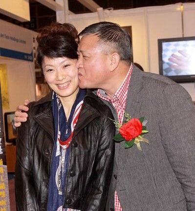 59岁万梓良近照，曾一手提拔周星驰进军电影界，如今现状让人心酸