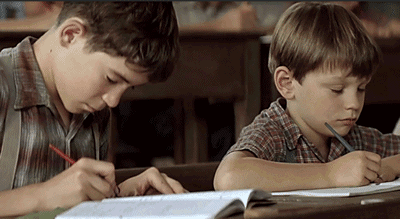 终于看到熊孩子尿到碗里了!你猜他会挨多少打!动图 表情