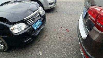 国产哈弗H6被不同汽车追尾 铃木也不敢说国产质量差