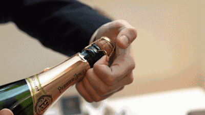 葡萄酒礼仪:新年庆祝派对,打开一瓶香槟只需6步骤!