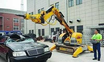 这慈善家高调捐20亿，支持环保名下豪车却多得让人瞠目结舌