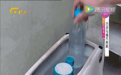 小哥妙招|马桶水箱里放个这个,再也不用担心马桶用久了会有黄渍