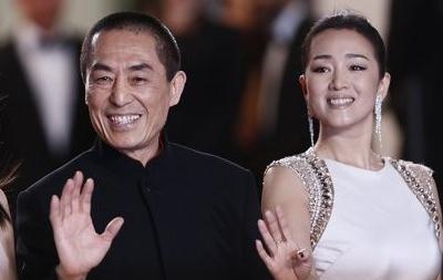 巩俐再见张艺谋哭得泣不成声,巩俐为何哭?当年究竟是