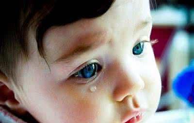 宝宝头上的那条疤成了妈妈心中永远的痛