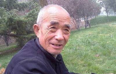 老人去世后，三十万的存款不翼而飞，乞丐说他知道钱在哪里