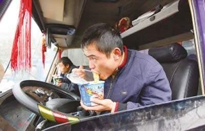 开卡车最幸福的国家，光餐补每天几百元，网友：不想当卡车司机了