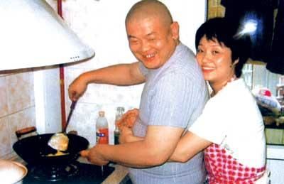 傅彪去世后，他帮还200多万债务，如今事业遍中国！