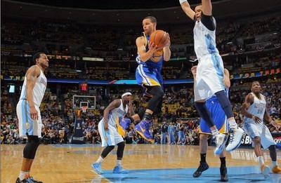 不知道各位球迷是否记得卡尔废库里的事情