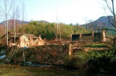 23岁男子活活饿死在家,大便也不去茅房,原因竟