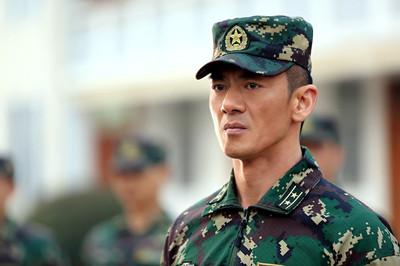 吴京《战狼3》最佳候选男主,因给明星当保镖出道,真正银幕硬汉