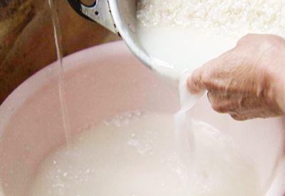 床单上沾染了姨妈血怎么办?三个巧洗床单被罩