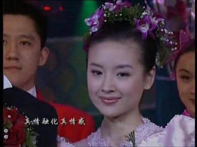 董洁到底有多美?看看2000年谢霆锋在春晚舞台