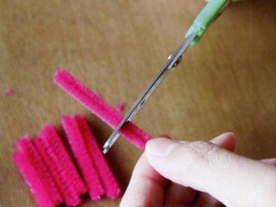 幼儿园小班创意手工活动:蜘蛛织网、中国结吊