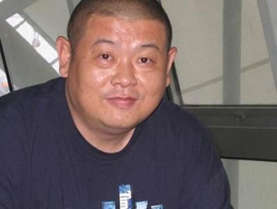 傅彪去世后，他帮还200多万债务，如今事业遍中国！