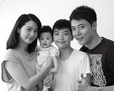 洪欣深夜发微博:张丹峰将退出娱乐圈!