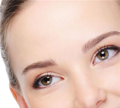 惊呆!嘴唇长痣竟然是这几个坏习惯形成的