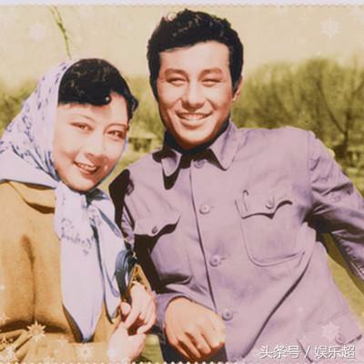 86岁王心刚全家照，儿子竟也是大帅哥，他长期照顾有病妻子的故事