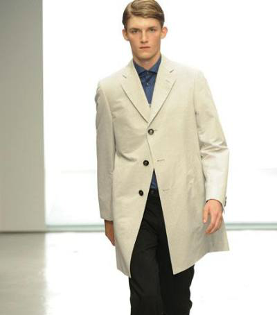 男士的大衣长度到这刚刚好,让你看着气度不凡
