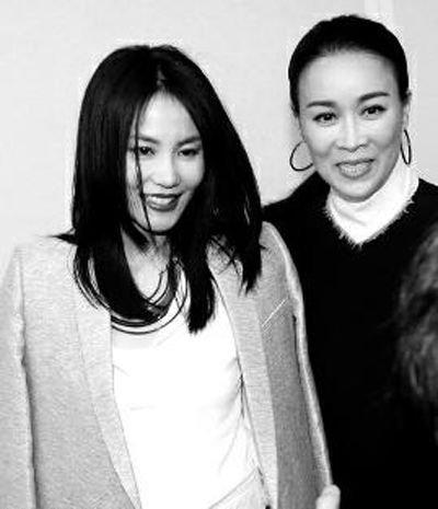王菲那英20年后春晚再同台,不唱《相约2018》而唱这首歌