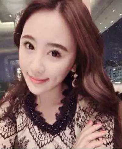 爆红的网红吸引王思聪注意，网友：知道真相后他得哭晕在厕所里！
