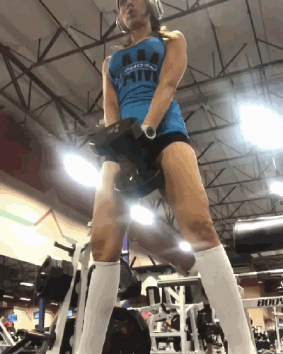 从退伍女兵到健身网红,靠健美身材赢得百万粉丝的心