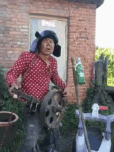 「搞笑」我都等了半小时了,你还没洗好吗?