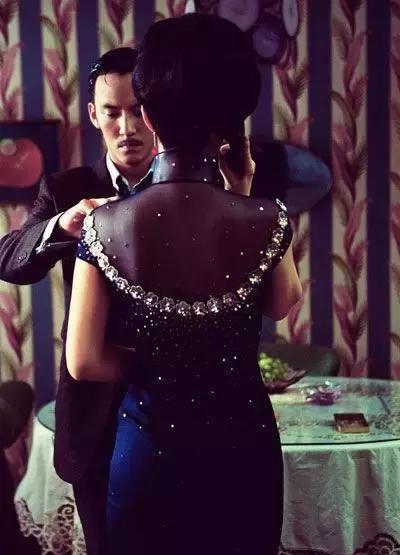 80年来他只做旗袍,用一双糙手一把剪刀,缝制了